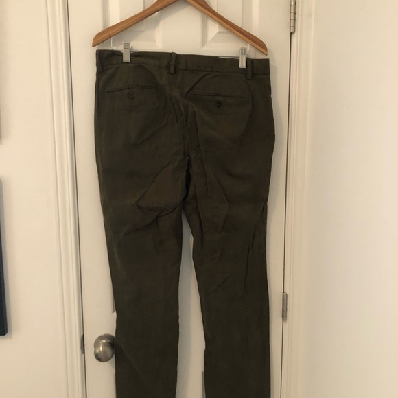 Banana Republic Slim Fit Olive Pants - Picture 4 of 4